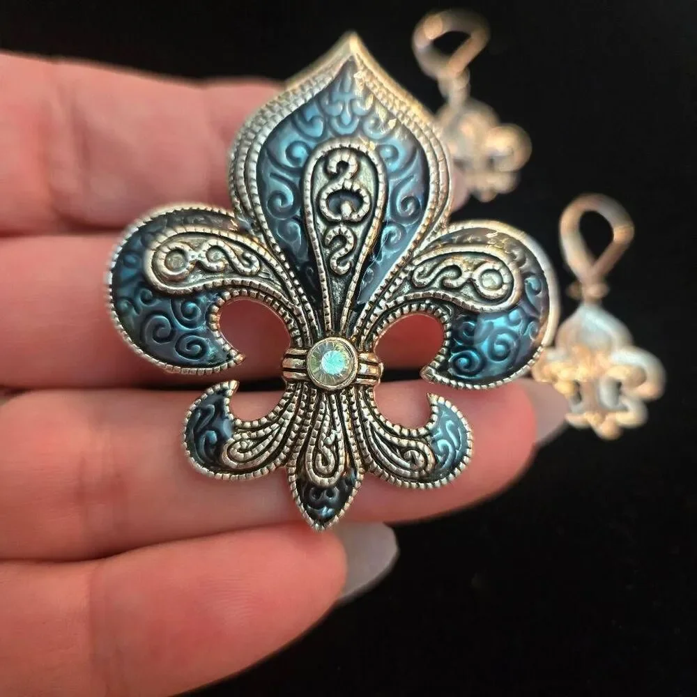 NEW Fleur De Lis Pendant / Pin with Earrings Blue and Silver